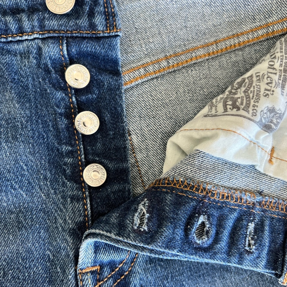 Levi’s Original Fit 501 Erin Medium Wash Women's Jeans W28 L30 - Picture 7 of 8